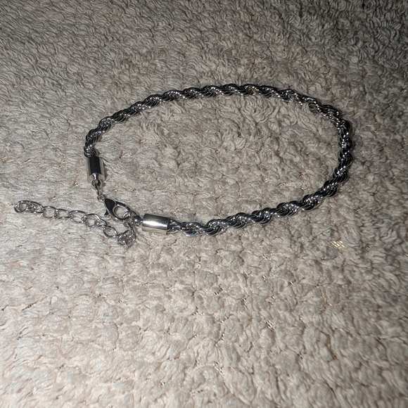 8 inch Silver Twisted Chain Bracelet with 2 inch extension - Picture 2 of 2